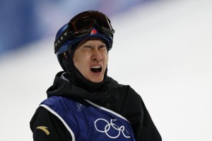 亿万28下载-苏翊鸣有惊无险晋级冬奥大跳台决赛，直言自己“压力有点大”