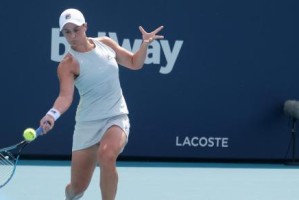 巴蒂迈阿密卫冕强势回归 “三小巨头”之争再起波澜