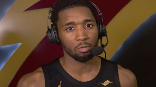 亿万28娱乐-米切尔：哈登是名人堂、MVP级别球员，他在我身边意味着全世界
