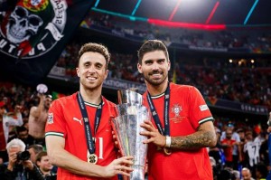 内维斯哽咽致辞若塔：国家队永远是你的家，我们一同踏上赛场