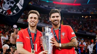 内维斯哽咽致辞若塔：国家队永远是你的家，我们一同踏上赛场