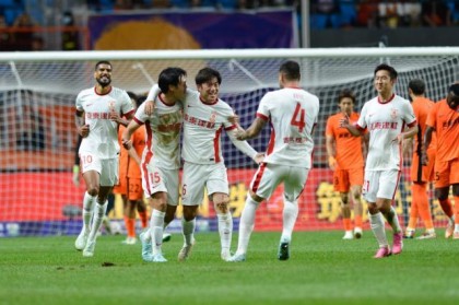 亿万28娱乐-【中超】张华晨世界波奥斯卡点射 玉昆1比1绝平亚泰